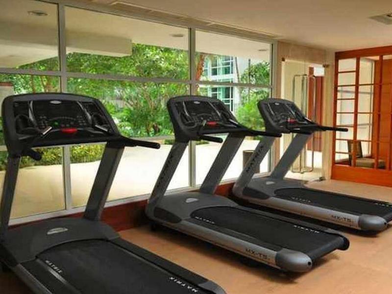 Dusit Suites Hotel Ratchadamri, Bangkok Facilidades foto Treadmills in a gym
