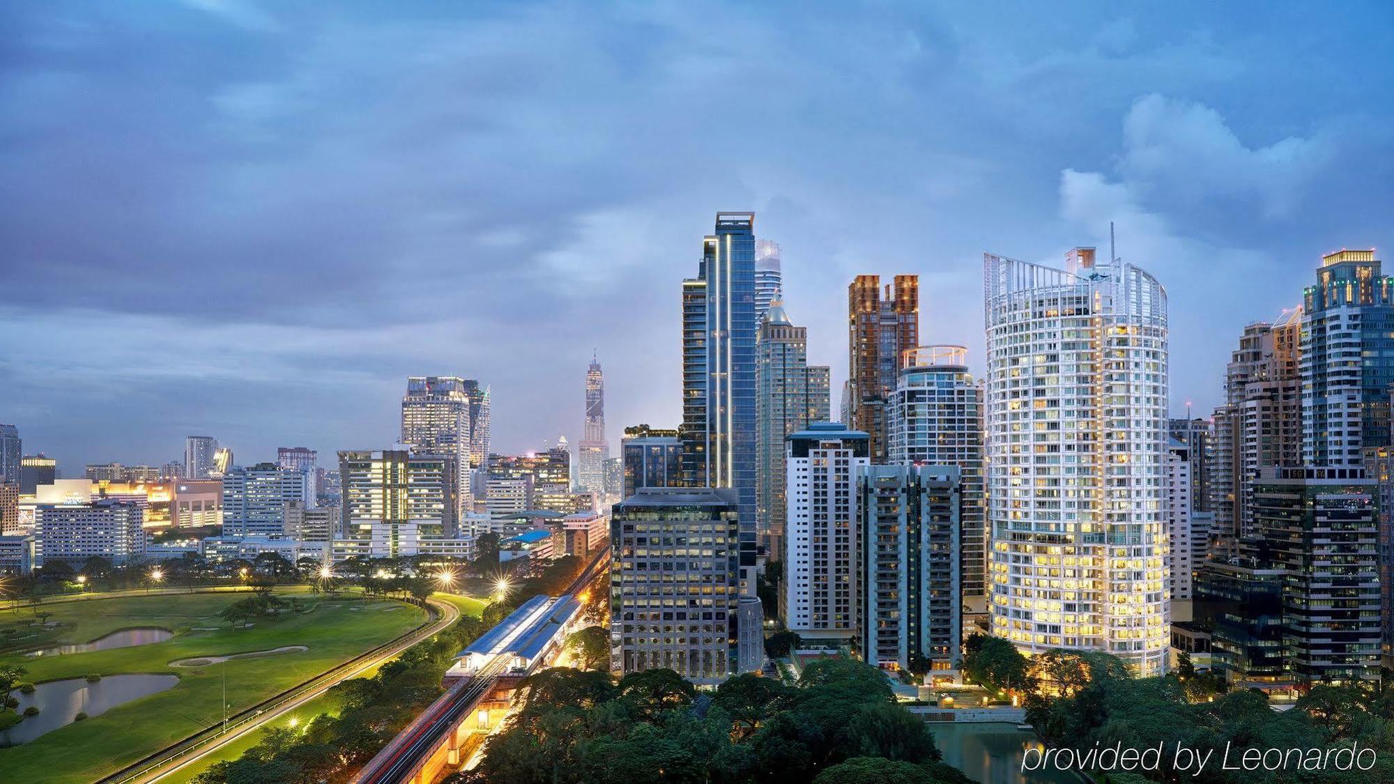 Dusit Suites Hotel Ratchadamri, Bangkok Exterior foto View of the city